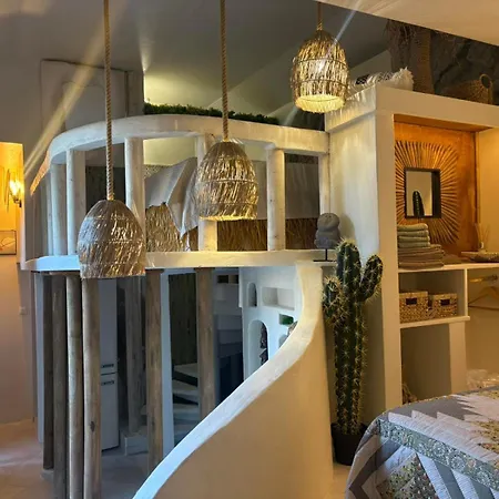 Appartement Flores Gardan Art *