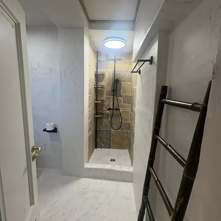 Flores Gardan Art Apartment Chernomorets